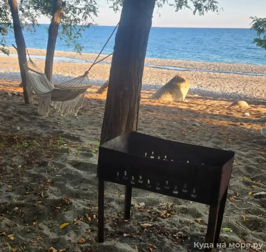 Коттеджи на берегу моря поселок Багрипш